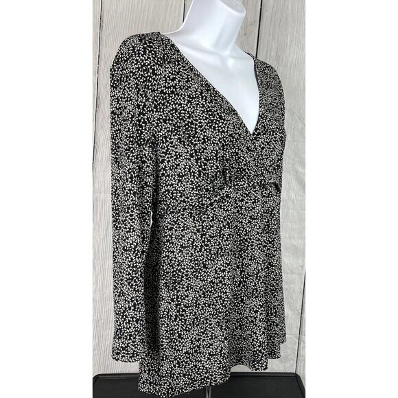 Oh Baby! Motherhood Maternity M Long Slv Empire Waist Surplice Top Black Stretch - Picture 3 of 9